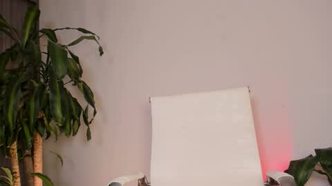 Hailey online show from 10/20/25, 03:29