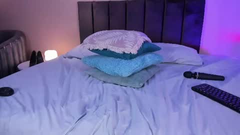 laura online show from 06/17/26, 10:43