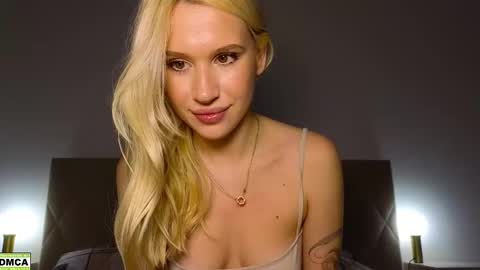 Snapshot of hailey_would chatting on 03/03/26, 10:15 hailey_would online show from 03/03/26, 10:15