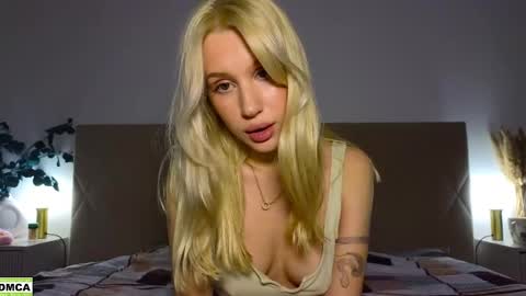 Snapshot of hailey_would chatting on 05/21/26, 10:28 hailey_would online show from 05/21/26, 10:28