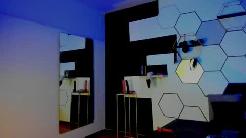 haileycat_ online show from 01/20/25, 04:10