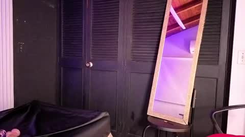 haileycat_ online show from 06/09/26, 04:46