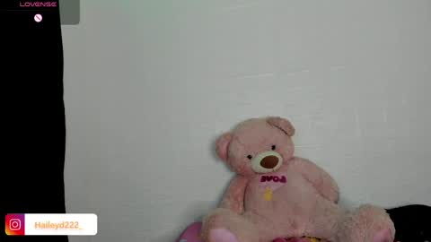 Hailey online show from 04/28/26, 02:27