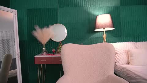 Hailey online show from 12/03/25, 04:20