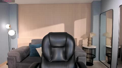 Snapshot of haileyross_ chatting on 06/20/26, 01:52 Hailey online show from 06/20/26, 01:52