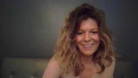 Snapshot of haileys123 chatting on 11/18/25, 07:40 Hailey online show from 11/18/25, 07:40