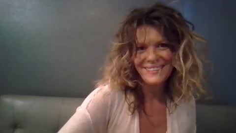 Snapshot of haileys123 chatting on 11/19/25, 09:59 Hailey online show from 11/19/25, 09:59