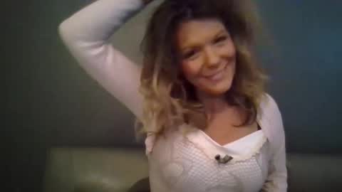 Snapshot of haileys123 chatting on 12/19/25, 09:33 Hailey online show from 12/19/25, 09:33