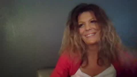 Snapshot of haileys123 chatting on 12/20/25, 10:17 Hailey online show from 12/20/25, 10:17