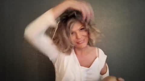 Snapshot of haileys123 chatting on 02/12/26, 07:42 Hailey online show from 02/12/26, 07:42