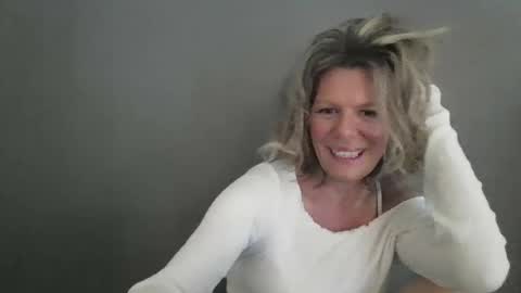 Snapshot of haileys123 chatting on 03/26/26, 05:18 Hailey online show from 03/26/26, 05:18