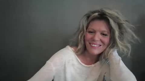 Snapshot of haileys123 chatting on 03/30/26, 06:09 Hailey online show from 03/30/26, 06:09