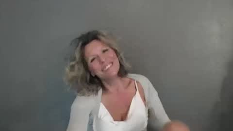 Snapshot of haileys123 chatting on 04/12/26, 04:34 Hailey online show from 04/12/26, 04:34