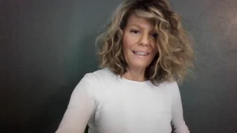 Snapshot of haileys123 chatting on 06/12/26, 07:13 Hailey online show from 06/12/26, 07:13