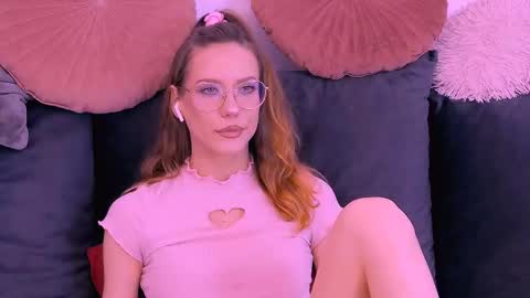 Snapshot of haileysinclair chatting on 02/25/26, 09:02 Carla online show from 02/25/26, 09:02