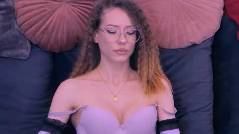 Snapshot of haileysinclair chatting on 03/30/26, 09:05 Carla online show from 03/30/26, 09:05