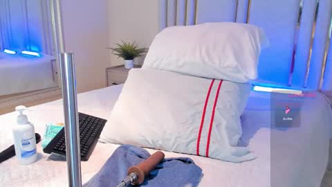 haileystonei online show from 09/23/25, 11:35