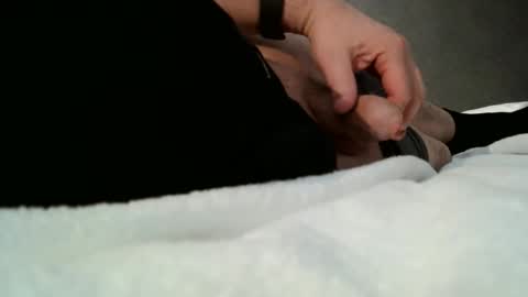 Snapshot of hailhail2 chatting on 02/25/26, 02:10 share9 online show from 02/25/26, 02:10