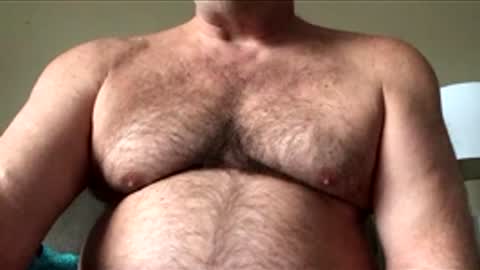 Snapshot of hairbear5 chatting on 02/20/26, 04:40 Bruce online show from 02/20/26, 04:40