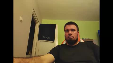 Snapshot of hairy_guy007 chatting on 12/22/24, 07:42 hairy_guy007 online show from 12/22/24, 07:42