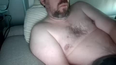 Snapshot of hairybear987 chatting on 07/11/26, 01:03 hairybear987 online show from 07/11/26, 01:03