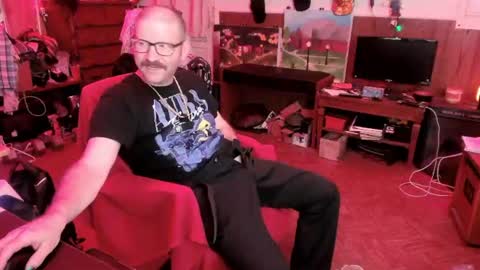 Snapshot of hairyoldperv chatting on 07/20/26, 05:00 Justin online show from 07/20/26, 05:00