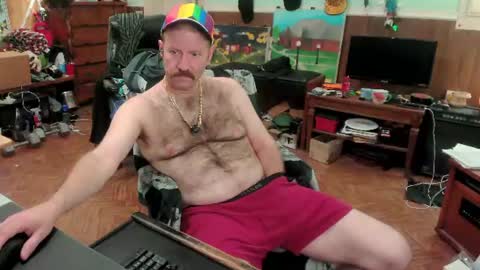 Snapshot of hairyoldperv chatting on 07/26/26, 05:26 Justin online show from 07/26/26, 05:26