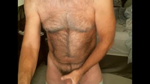 Snapshot of hairypecsguy chatting on 02/16/25, 04:42 Hairy pecs online show from 02/16/25, 04:42