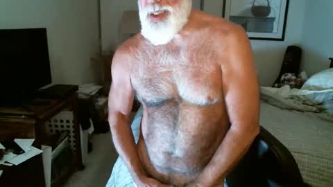 Snapshot of hairypecsguy chatting on 06/01/26, 06:04 Hairy pecs online show from 06/01/26, 06:04