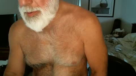 Snapshot of hairypecsguy chatting on 06/03/26, 02:33 Hairy pecs online show from 06/03/26, 02:33