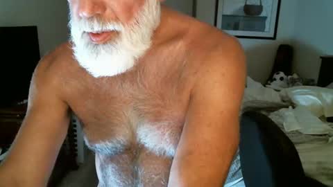 Snapshot of hairypecsguy chatting on 06/08/26, 06:36 Hairy pecs online show from 06/08/26, 06:36