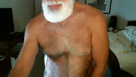 Snapshot of hairypecsguy chatting on 07/20/26, 06:06 Hairy pecs online show from 07/20/26, 06:06
