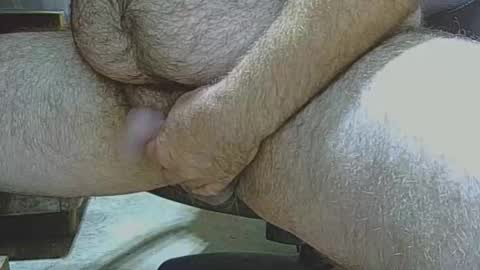 Snapshot of hairysmallfat chatting on 06/04/26, 10:43 hairysmallfat online show from 06/04/26, 10:43
