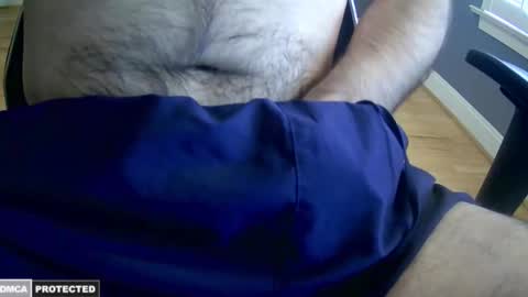 Snapshot of hairyuncut1705 chatting on 11/02/25, 05:04 hairyuncut1705 online show from 11/02/25, 05:04