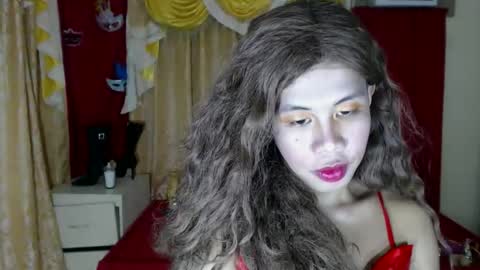 haku020485 online show from 11/11/25, 11:32