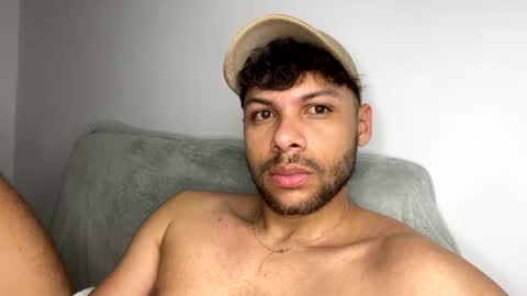 Independent       model  online show from 02/04/25, 08:35