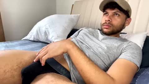 Independent       model  online show from 02/21/25, 06:26