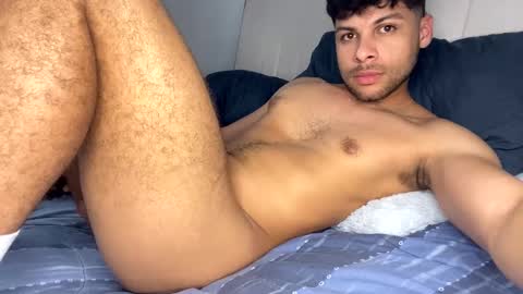 Independent       model  online show from 03/04/25, 08:49