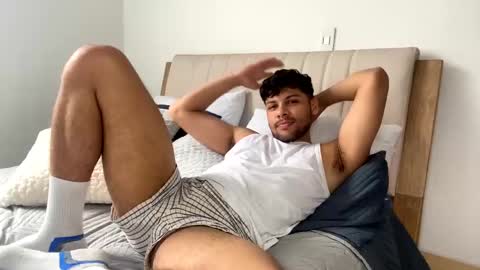 Independent       model  online show from 03/10/25, 07:29