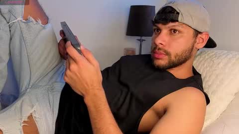 Independent       model  online show from 10/19/25, 10:43