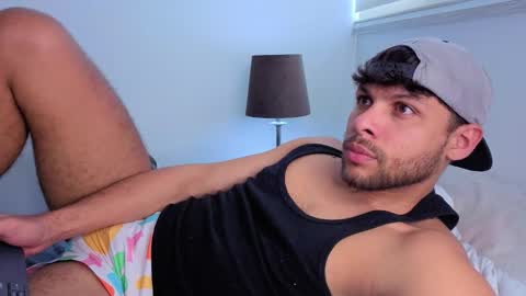 Independent       model  online show from 11/30/25, 07:07