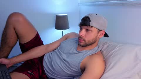 Independent       model  online show from 12/03/25, 10:08