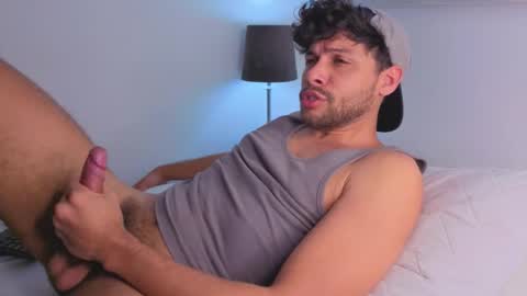 Independent       model  online show from 12/16/25, 08:47