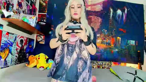 Haku Please help me with your thumbs up its important  online show from 11/05/25, 09:15