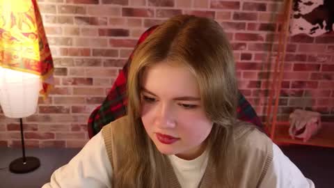 Snapshot of haleysun chatting on 10/15/25, 01:22 HaleySun online show from 10/15/25, 01:22