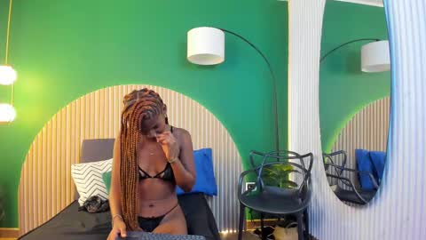 Halley Lorens online show from 09/13/25, 06:18