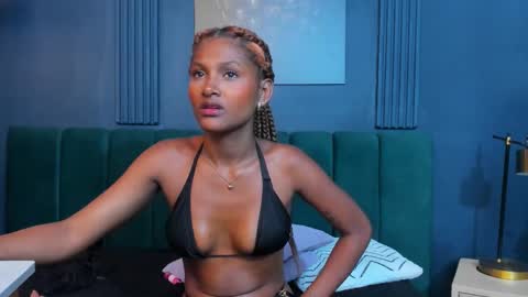 Halley Lorens online show from 09/25/25, 07:23