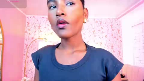 Halley Lorens online show from 06/17/26, 07:04