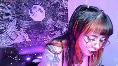 Hallu online show from 09/18/25, 01:57