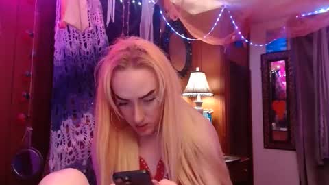 Snapshot of halovalentine chatting on 01/15/26, 05:12 halovalentine online show from 01/15/26, 05:12